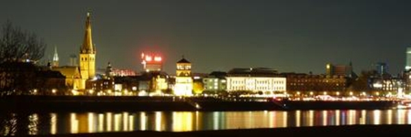 Dsseldorfer Nachtimpression, Dirk Kriening, pixelio.de